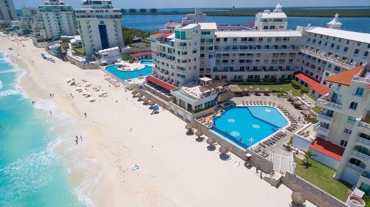 Ar Cancun Plaza Bagian luar foto